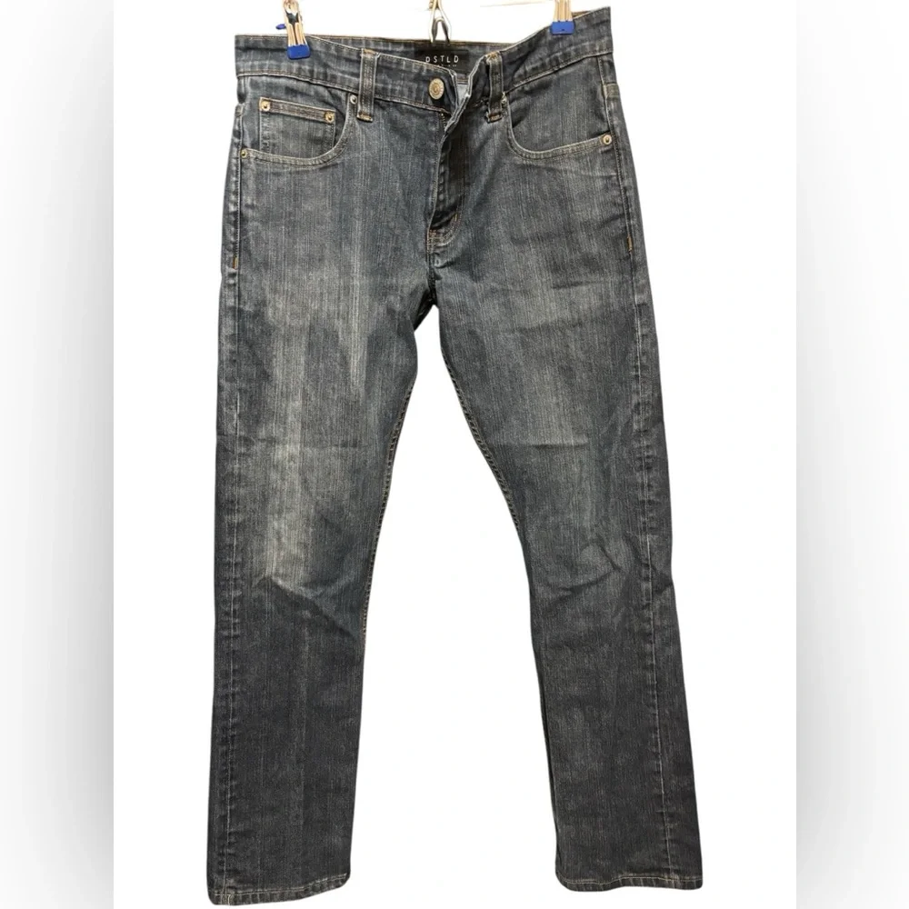 DSTLD men’s size 32‎ x 32 denim jeans. Straight leg raw